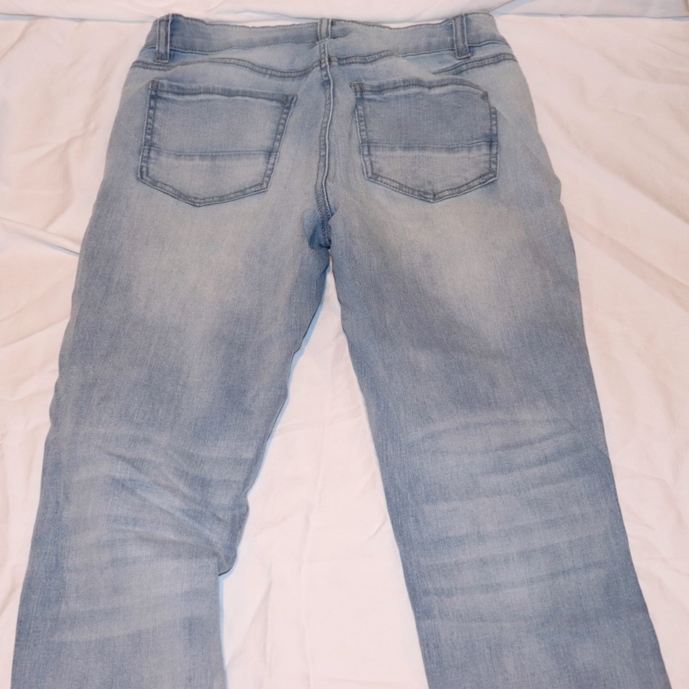 Light Wash Ripped Jeans - Picture 4 of 6